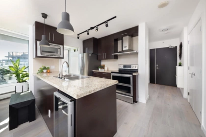 Kitchen Photo of 3705 188 Keefer Place, Vancouver, BC