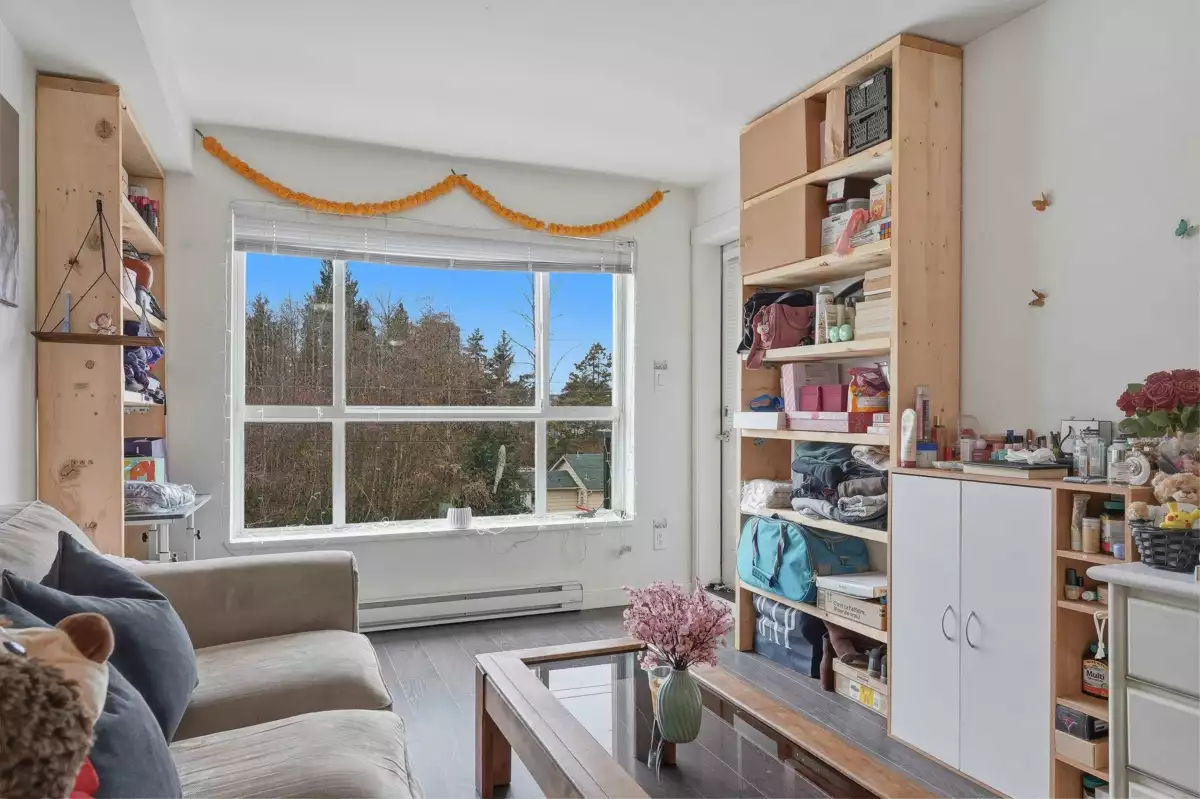 Kitchen Photo of 313 10688 140 Street, Surrey, BC