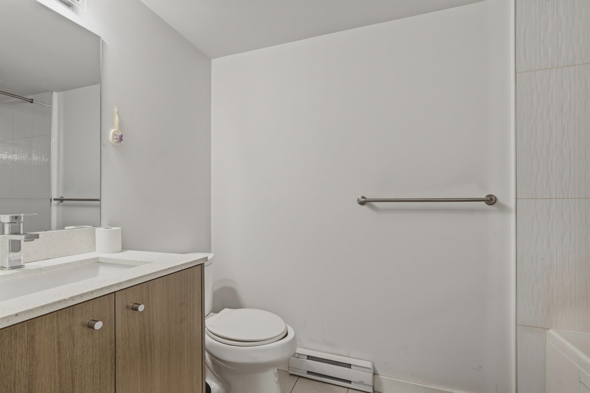 Primary Bathroom Photo of 313 10688 140 Street, Surrey, BC