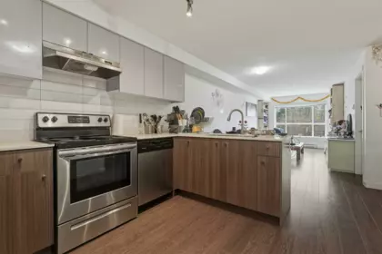 313 10688 140 Street, Surrey, BC