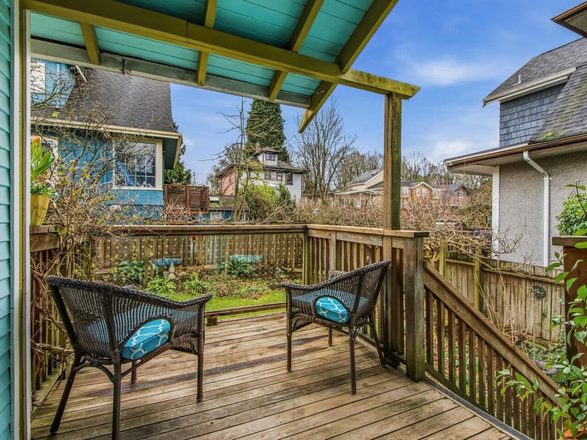 Entry Foyer Photo of 2076 Turner Street, Vancouver, BC