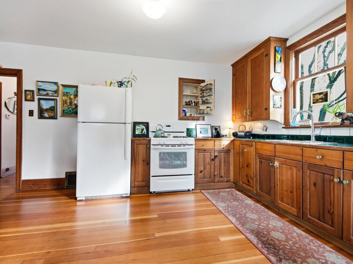 Kitchen Photo of 2076 Turner Street, Vancouver, BC