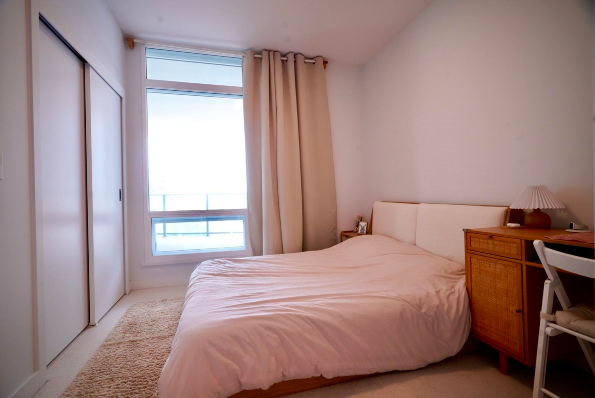 Dining Area Photo of 802 2181 Madison Avenue, Burnaby, BC