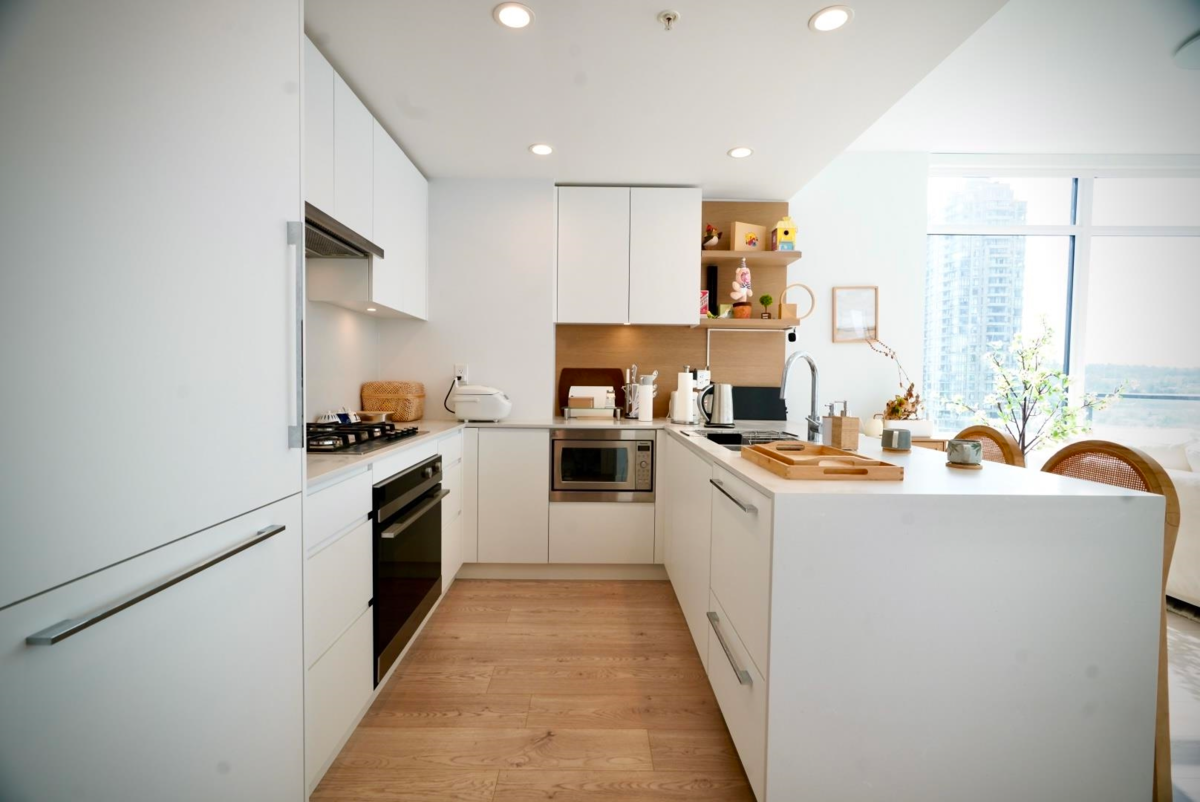 Exterior Rear Photo of 802 2181 Madison Avenue, Burnaby, BC