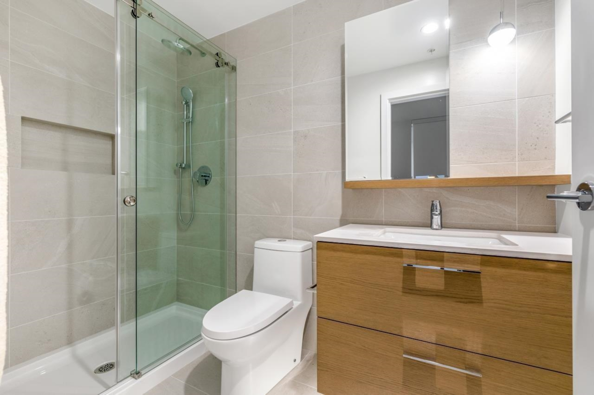 Kitchen Photo of 802 2181 Madison Avenue, Burnaby, BC