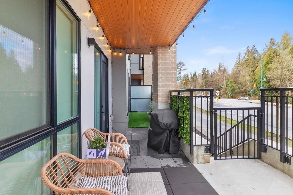 Entry Foyer Photo of 122 55 Klahanie Drive, Port Moody, BC