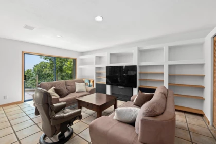 Office / Den Photo of 13102 13 Avenue, Surrey, BC