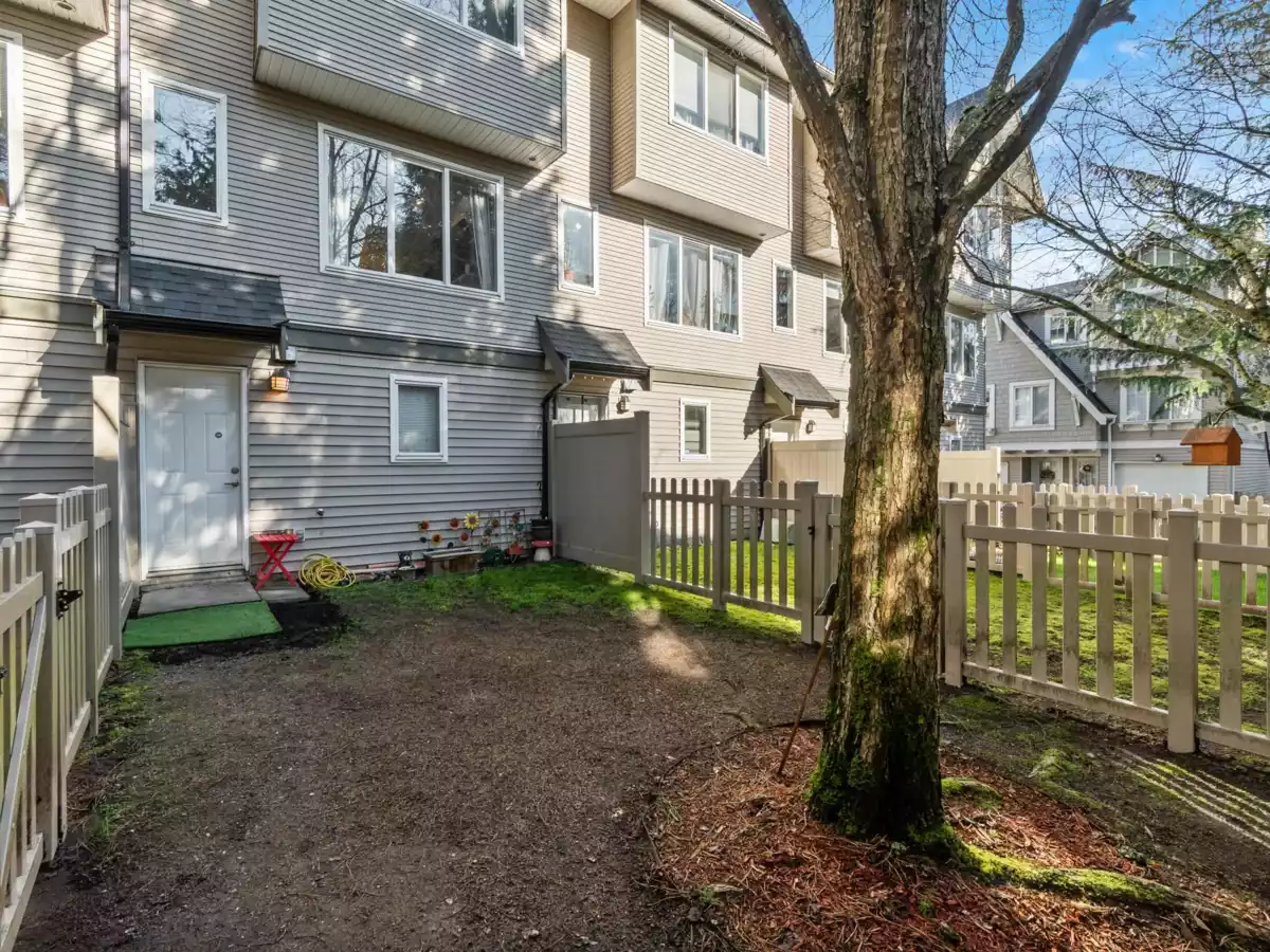 Entry Foyer Photo of 12 8775 161 Street, Surrey, BC