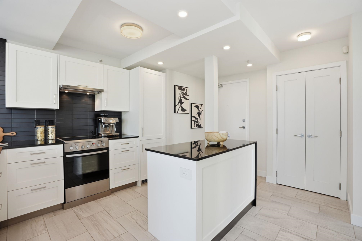 Dining Area Photo of 3206 1495 Richards Street, Vancouver, BC