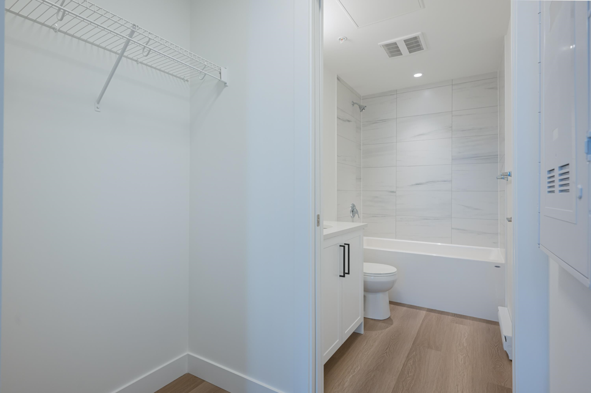 Basement Recreation Room Photo of 306 33820 South Fraser Way, Abbotsford, BC