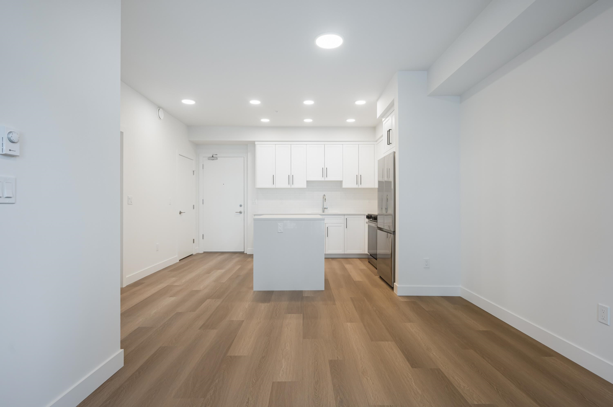 Guest Bathroom Photo of 306 33820 South Fraser Way, Abbotsford, BC