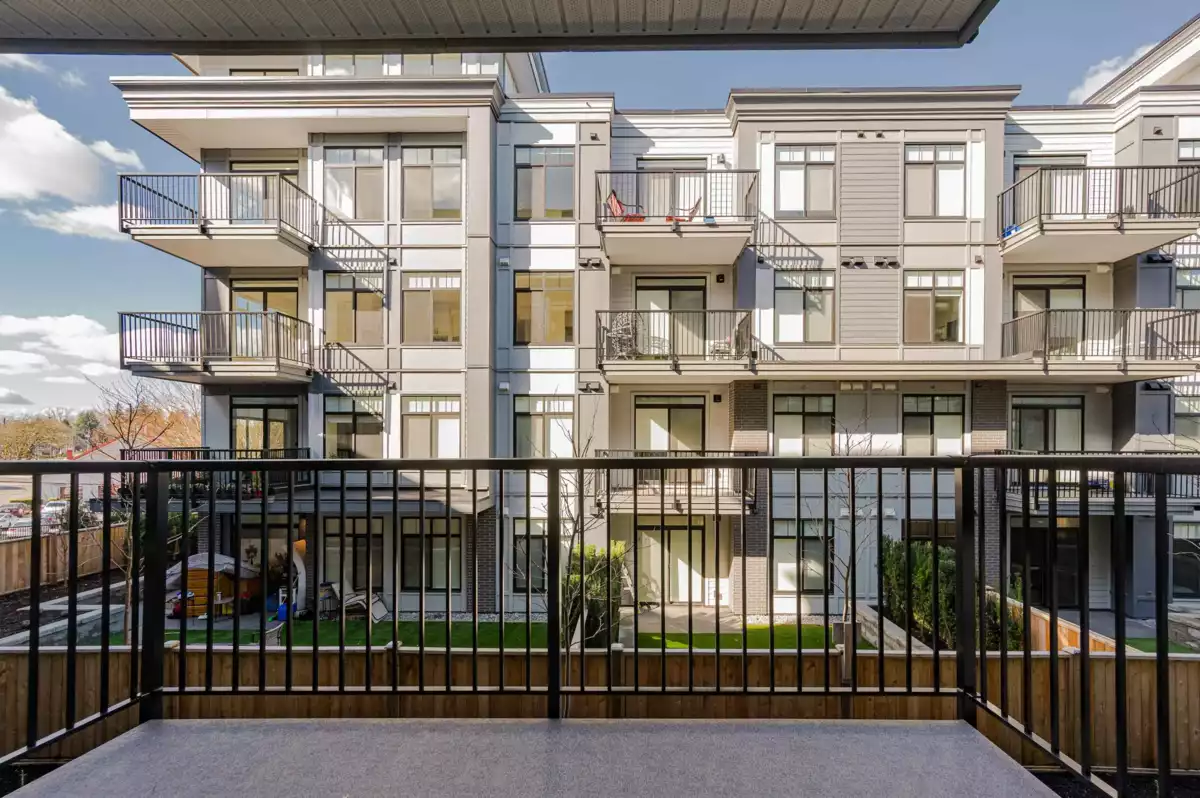 Hallway Photo of 306 33820 South Fraser Way, Abbotsford, BC