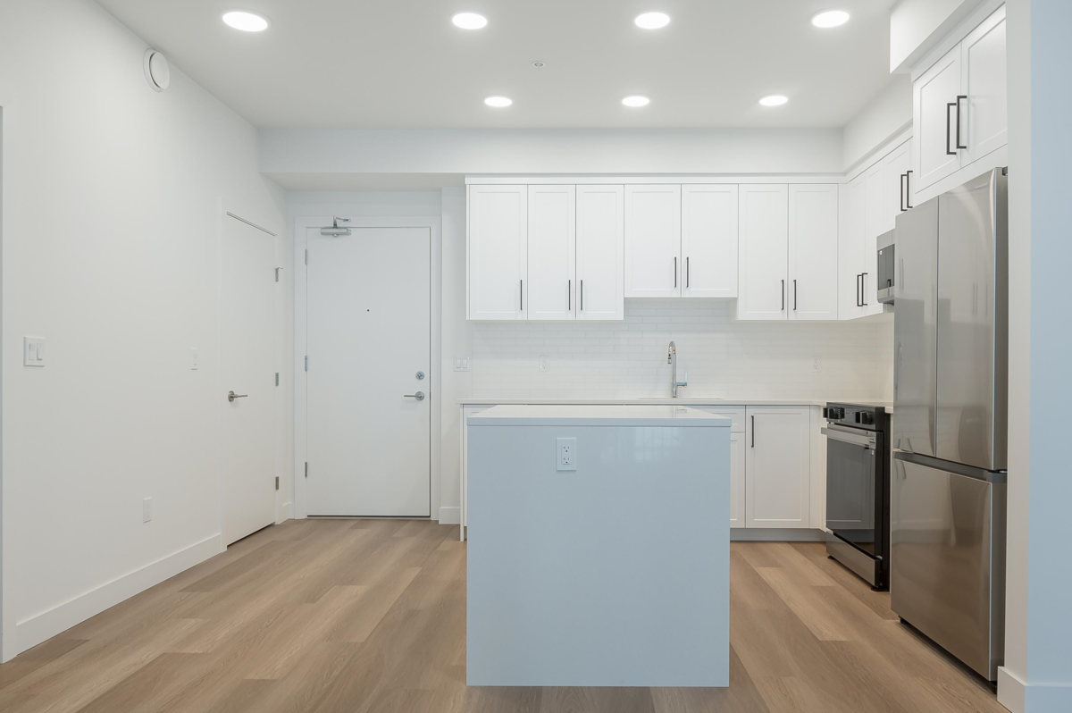 Kitchen Island Photo of 306 33820 South Fraser Way, Abbotsford, BC