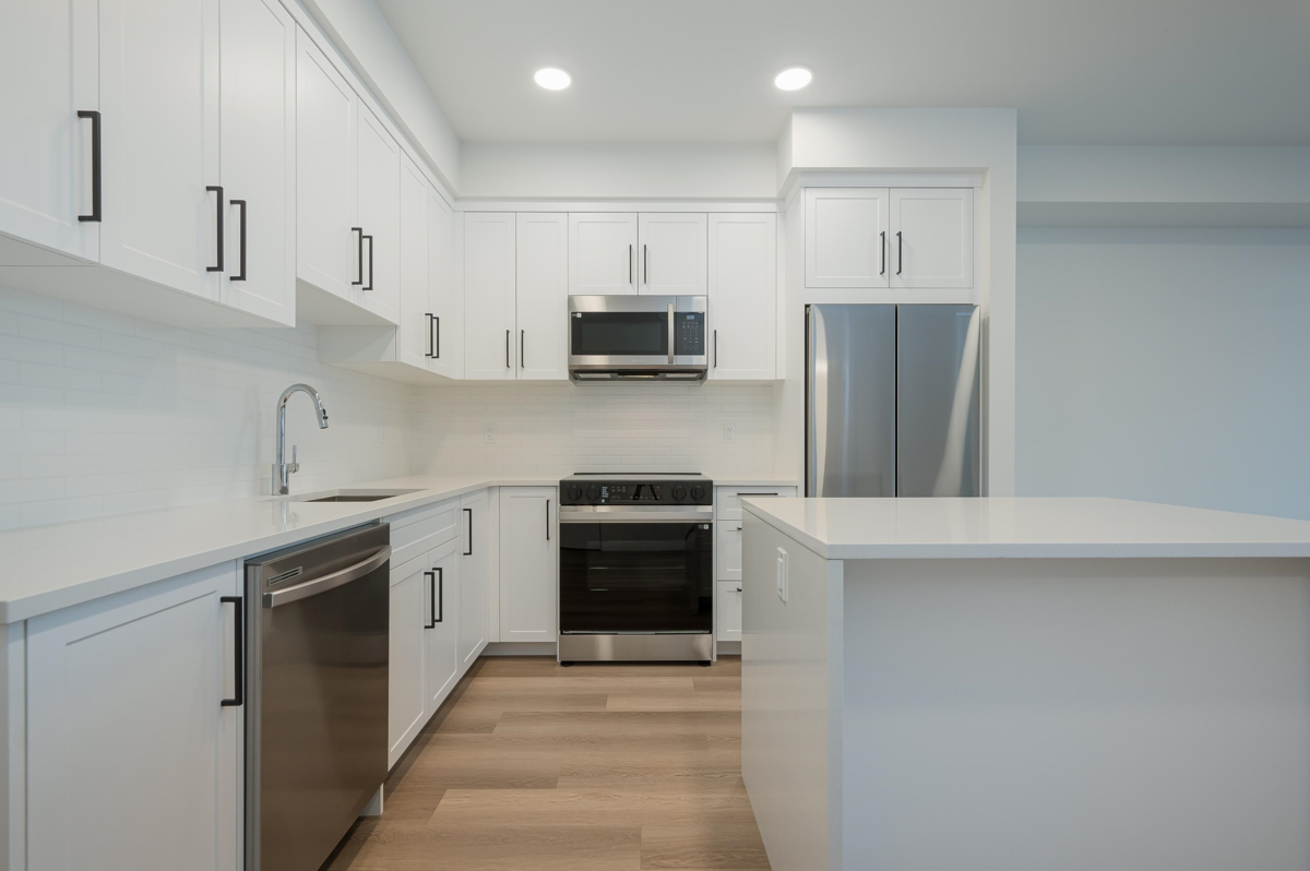 Primary Bedroom Photo of 306 33820 South Fraser Way, Abbotsford, BC