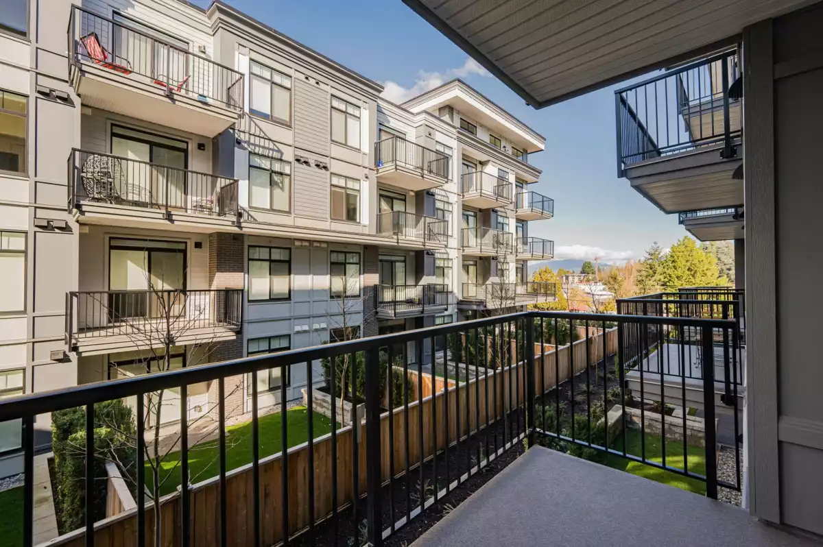 Staircase Photo of 306 33820 South Fraser Way, Abbotsford, BC