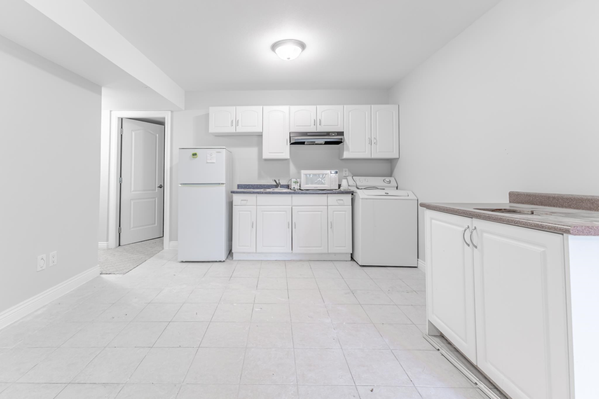 Swimming Pool Photo of 9160 Mona Avenue, Burnaby, BC