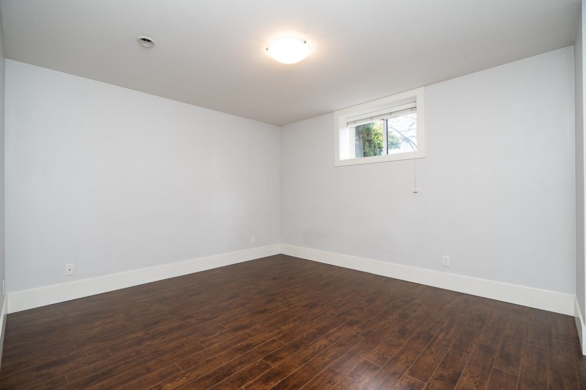 Garden / Landscaping Photo of 6907 Tyne Street, Vancouver, BC