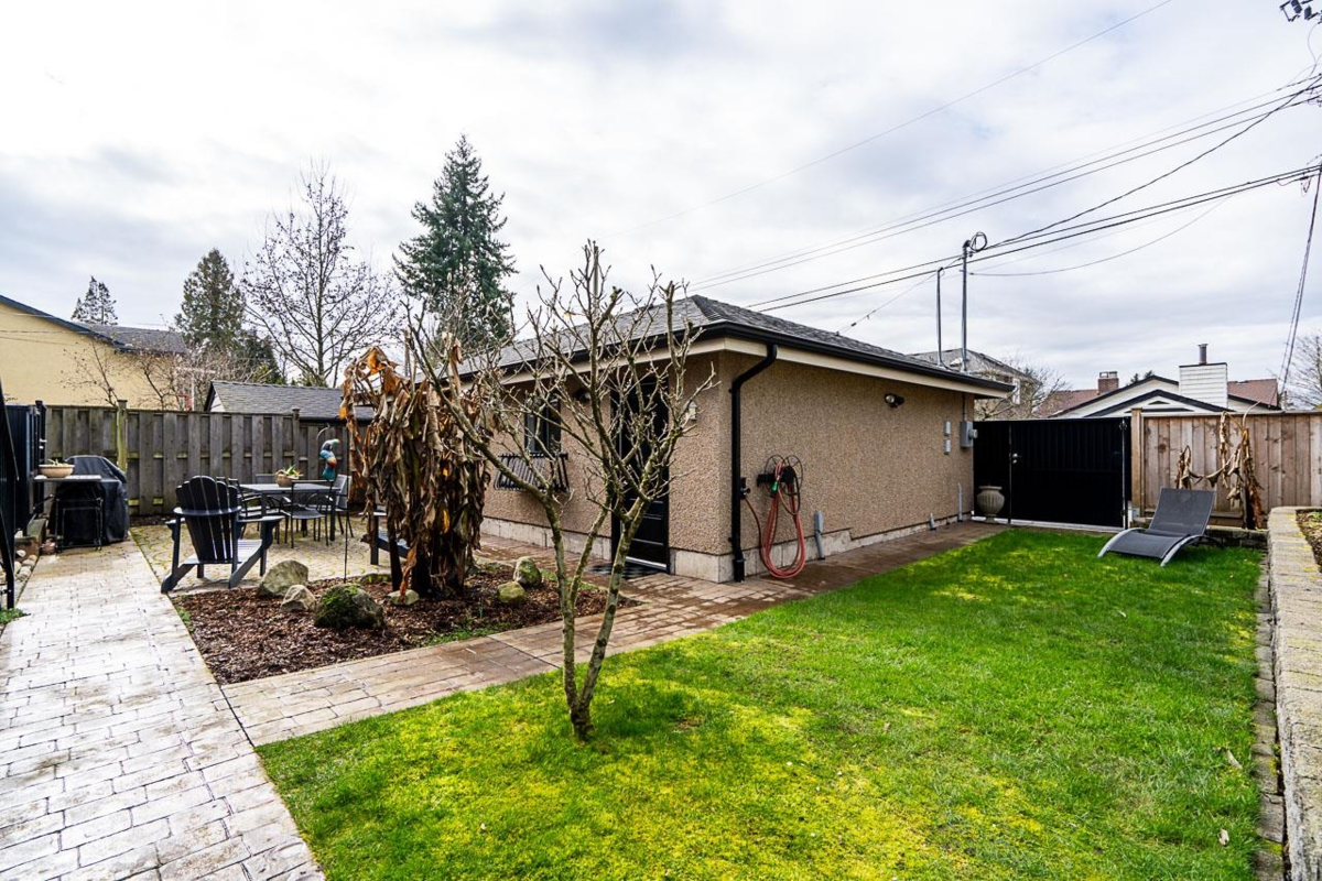Outdoor Kitchen Photo of 6907 Tyne Street, Vancouver, BC
