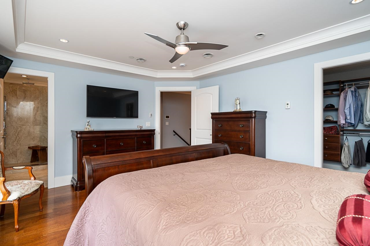 Powder Room Photo of 6907 Tyne Street, Vancouver, BC