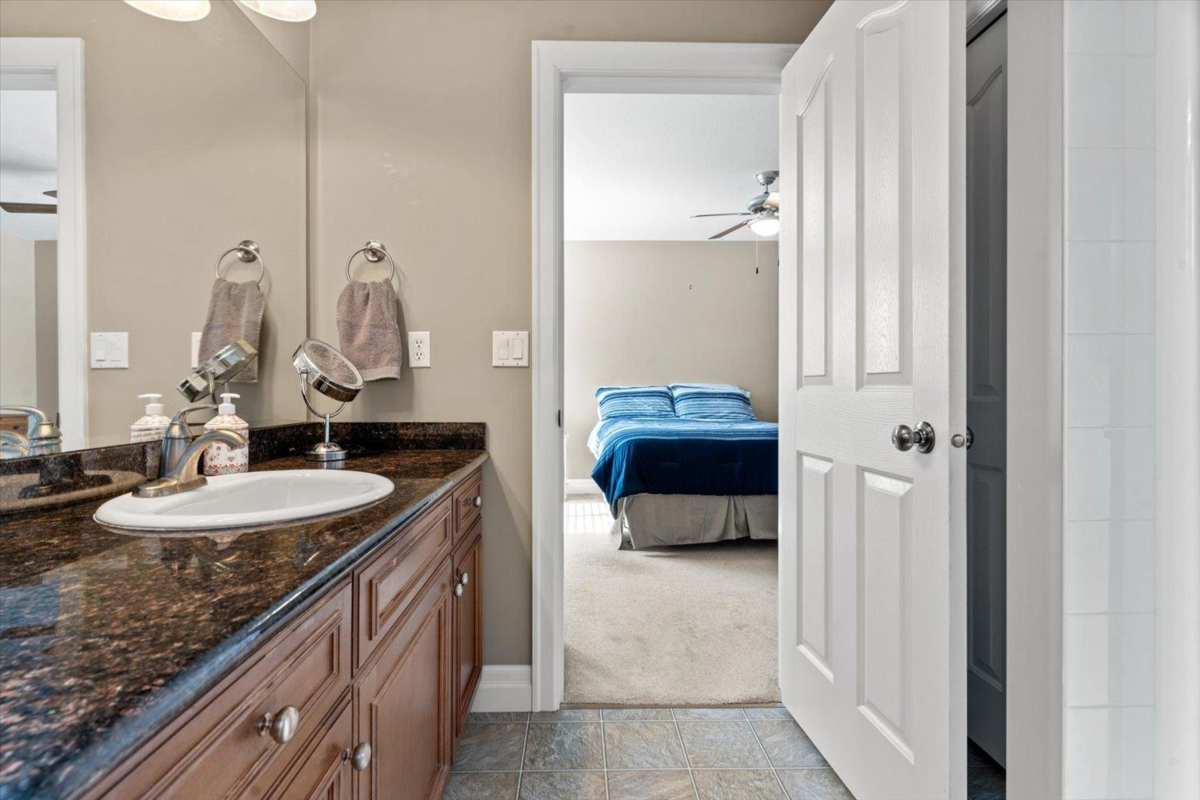 Powder Room Photo of 60 44523 Mclaren Drive, Chilliwack, BC