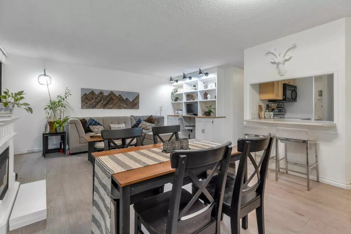 Breakfast Nook Photo of 501 3771 Bartlett Court, Burnaby, BC