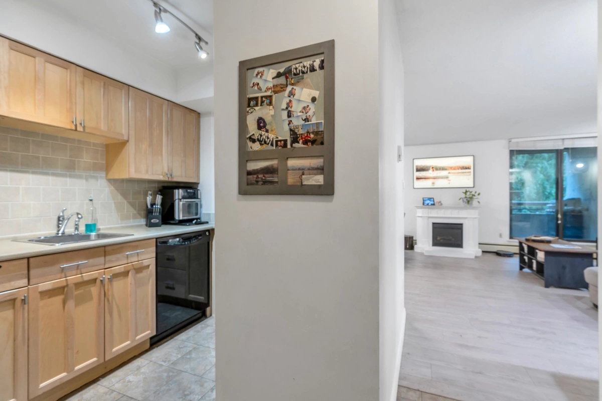 Guest Bathroom Photo of 501 3771 Bartlett Court, Burnaby, BC
