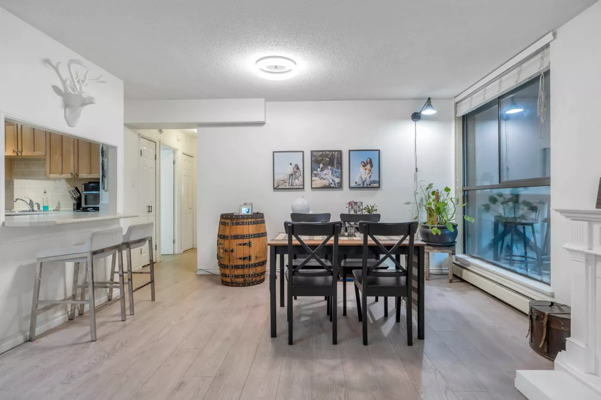 Kitchen Island Photo of 501 3771 Bartlett Court, Burnaby, BC
