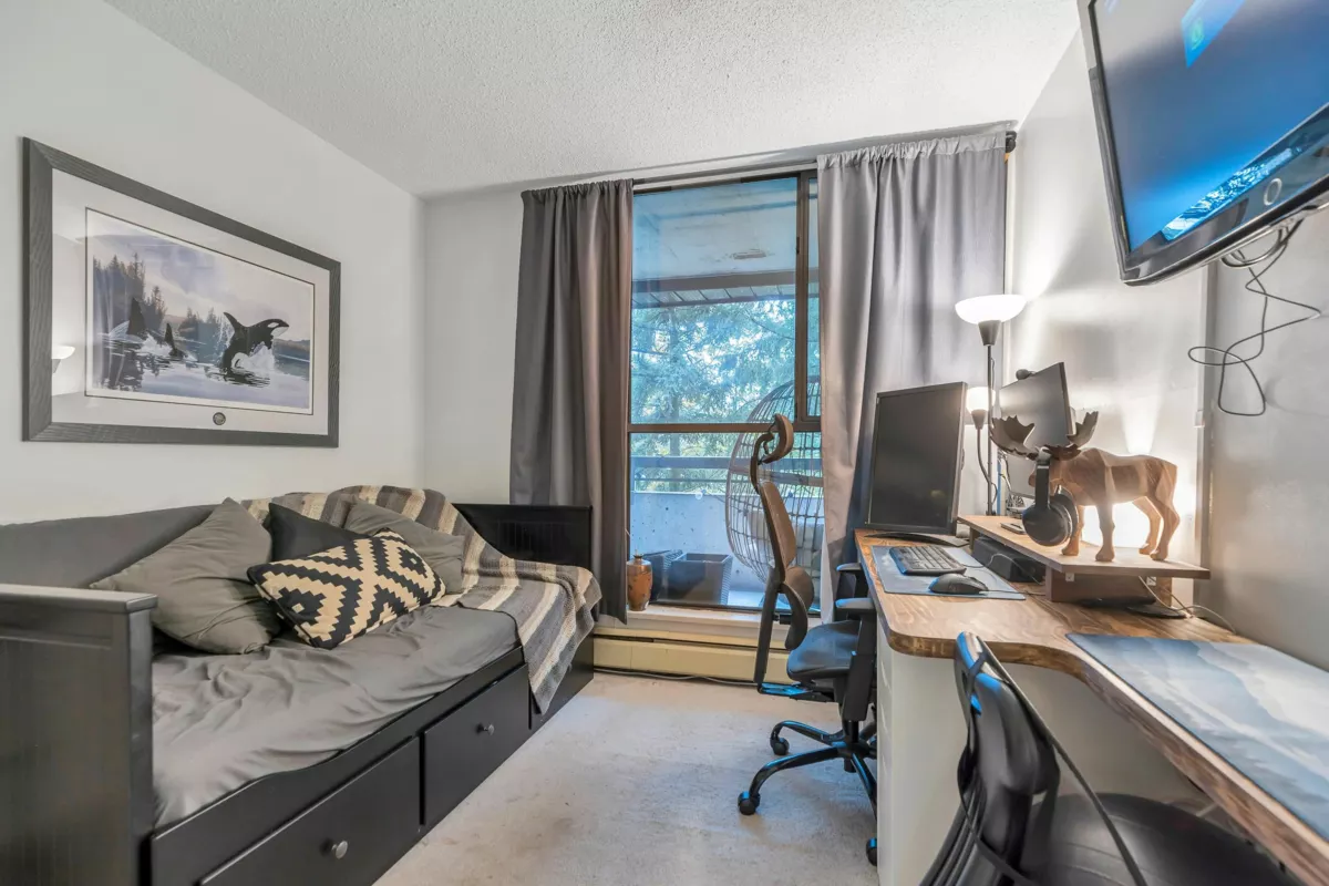 Mudroom Photo of 501 3771 Bartlett Court, Burnaby, BC