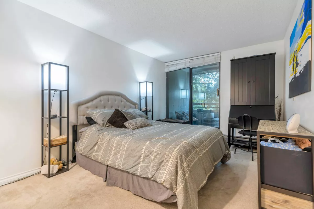 Powder Room Photo of 501 3771 Bartlett Court, Burnaby, BC