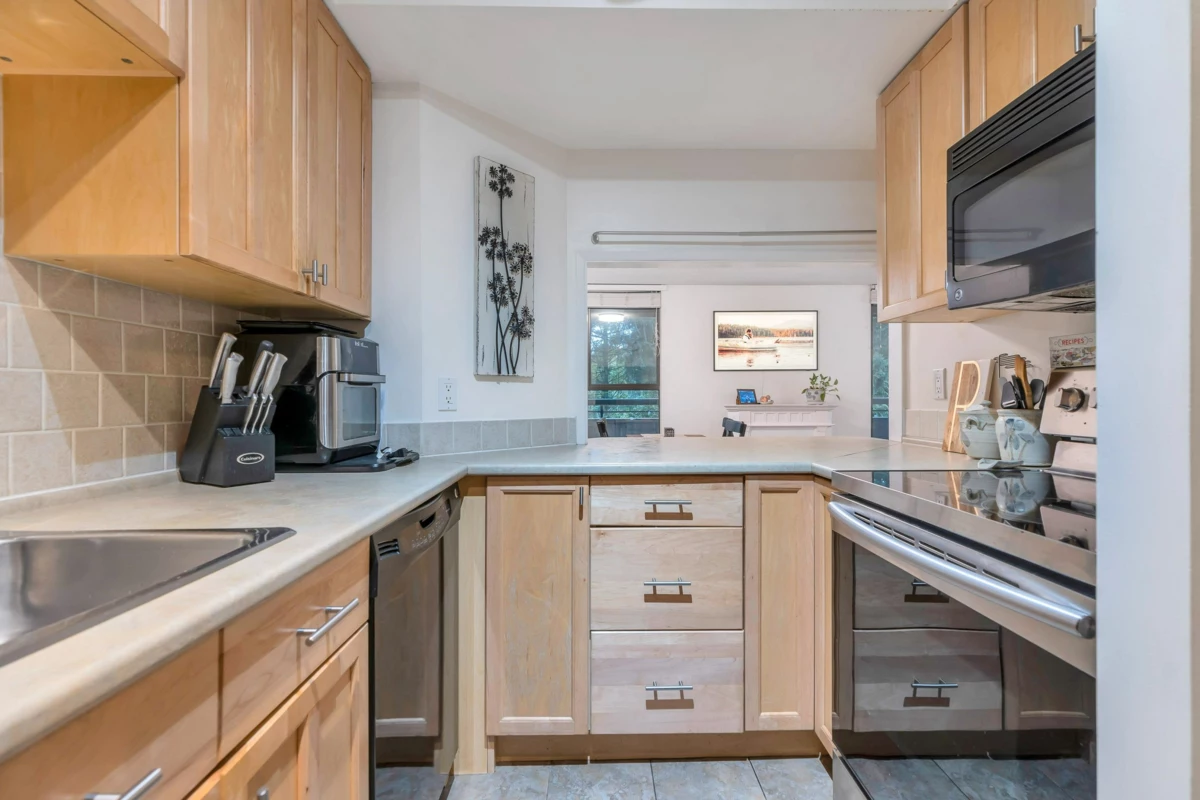 Walk-In Closet Photo of 501 3771 Bartlett Court, Burnaby, BC