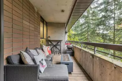 Hallway Photo of 501 3771 Bartlett Court, Burnaby, BC