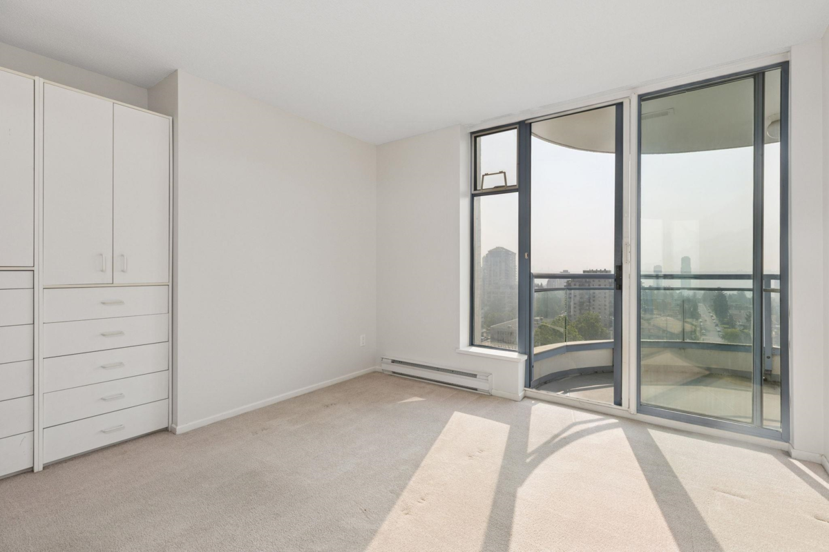 Hallway Photo of 1605 739 Princess Street, New Westminster, BC