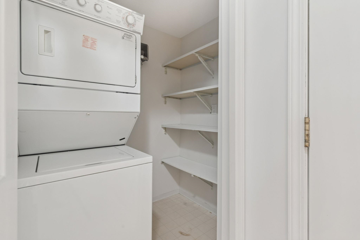 Hot Tub / Spa Photo of 1605 739 Princess Street, New Westminster, BC