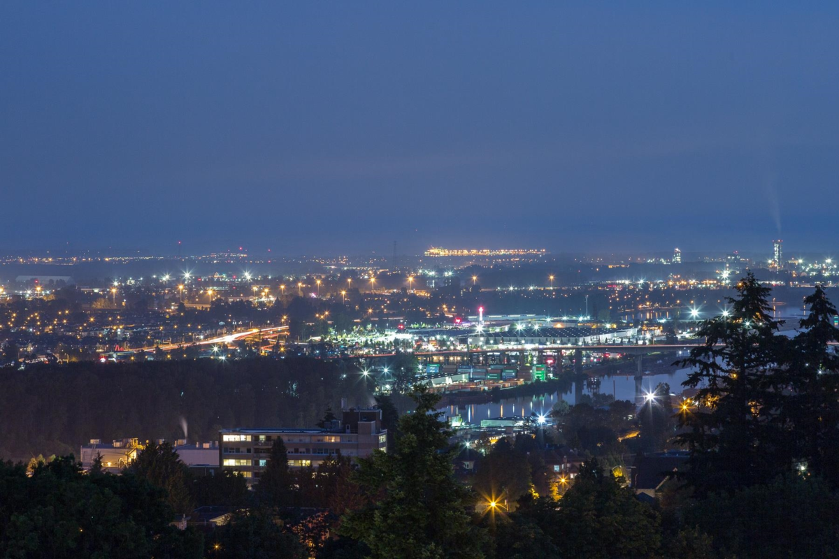 Kitchen Photo of 1605 739 Princess Street, New Westminster, BC