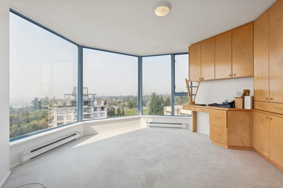 Swimming Pool Photo of 1605 739 Princess Street, New Westminster, BC