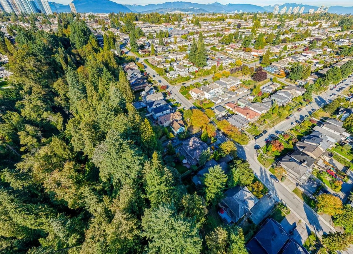Hallway Photo of 8061 Mcgregor Avenue, Burnaby, BC
