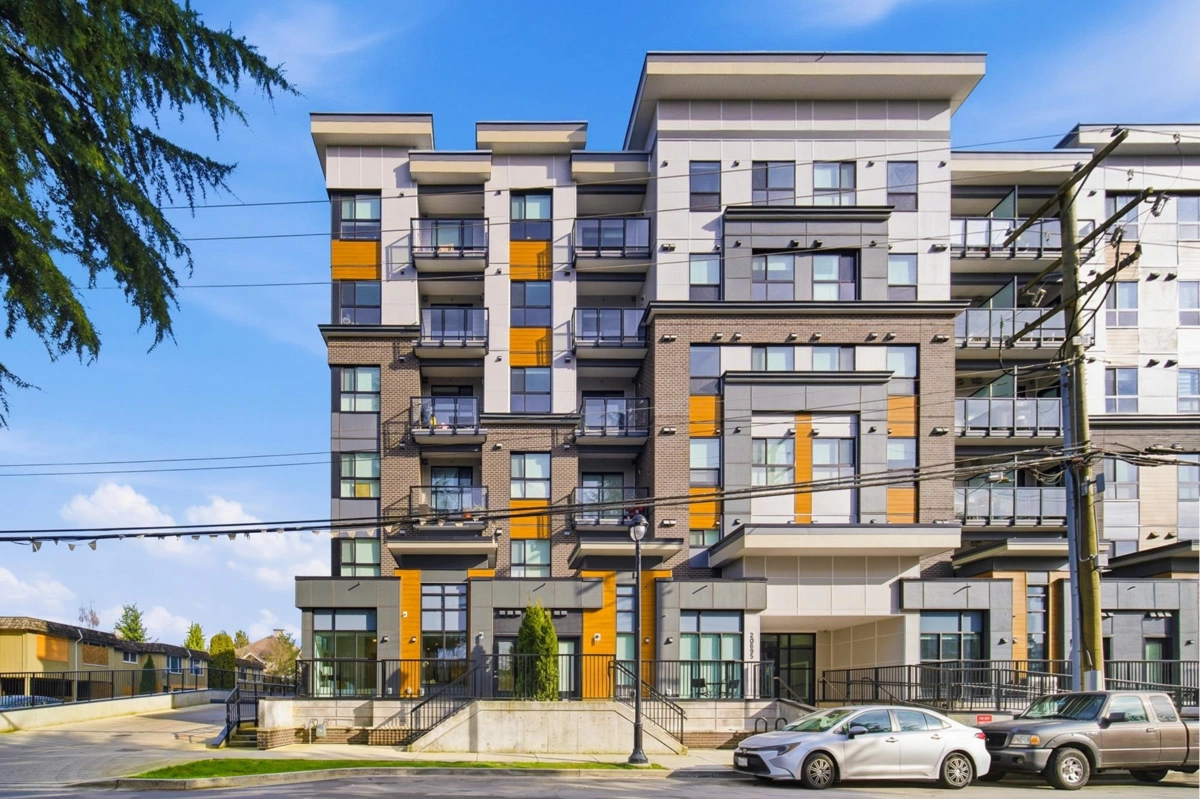 Garage Interior Photo of 103 20695 Eastleigh Crescent, Langley, BC