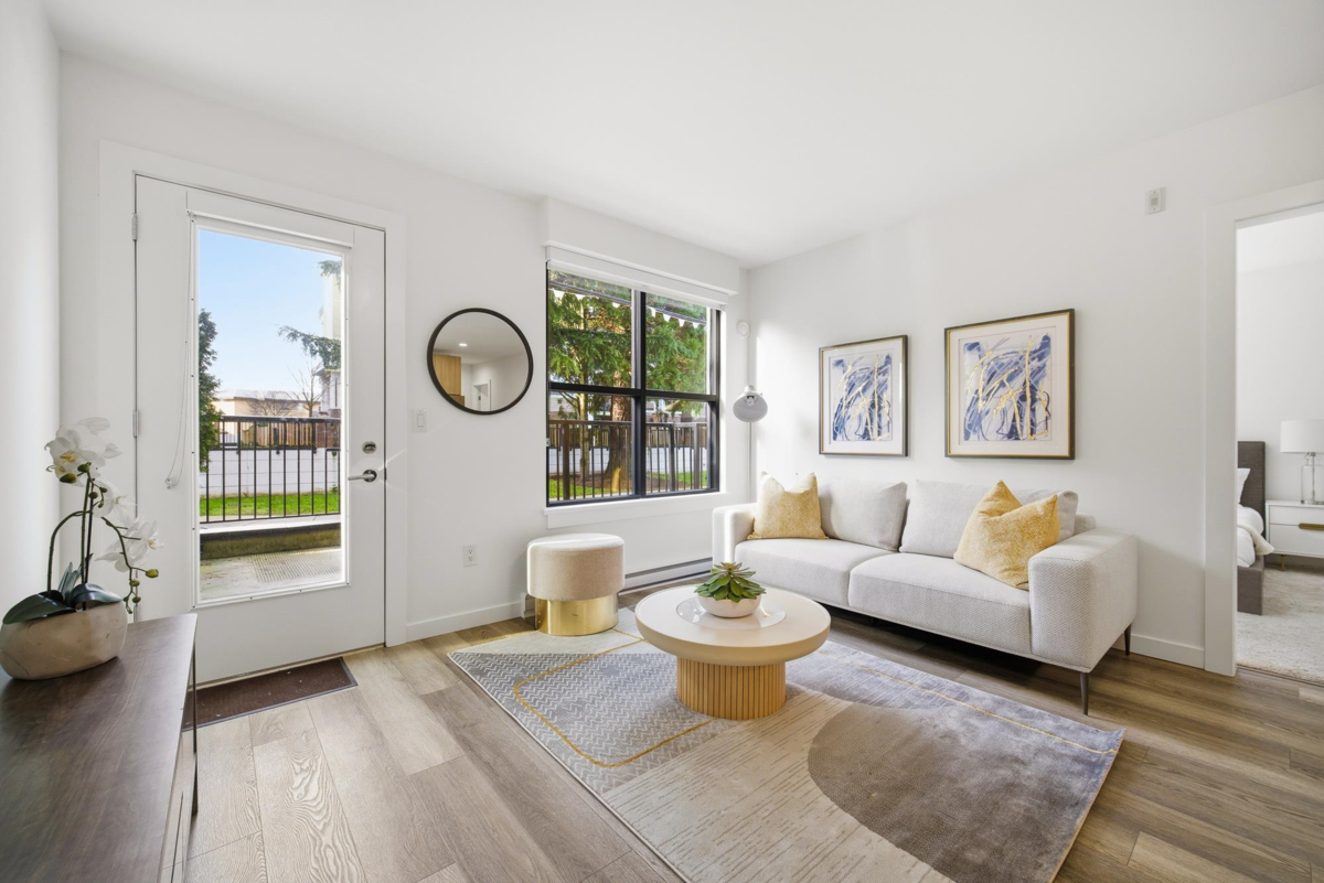 Kitchen Photo of 103 20695 Eastleigh Crescent, Langley, BC