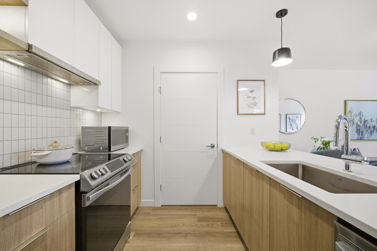 Primary Bathroom Photo of 103 20695 Eastleigh Crescent, Langley, BC