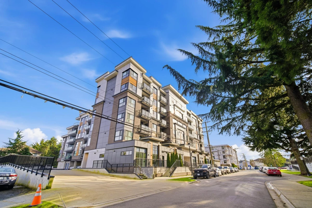 Staircase Photo of 103 20695 Eastleigh Crescent, Langley, BC