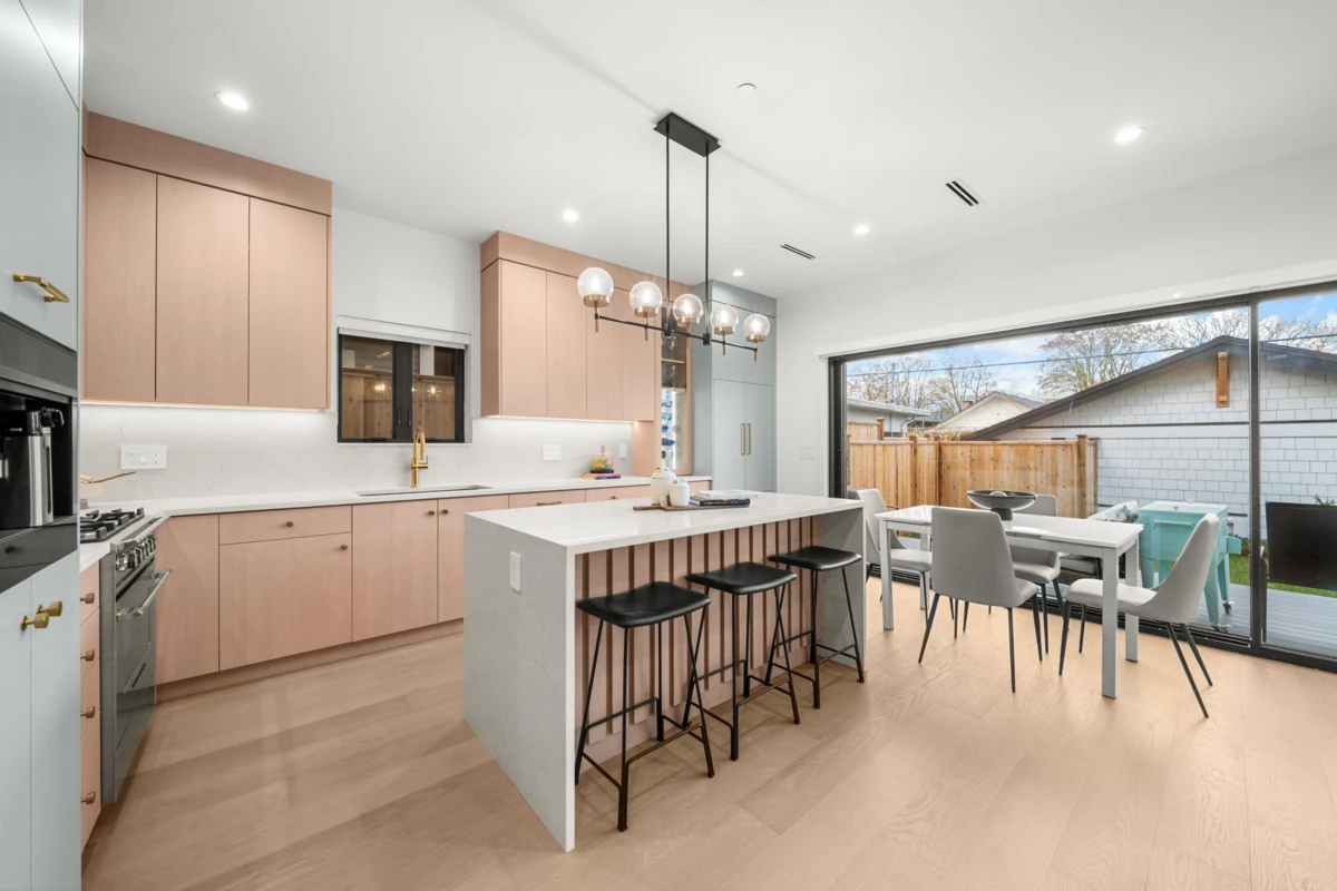 Dining Area Photo of 2 2247 Parker Street, Vancouver, BC