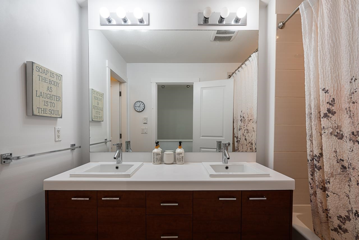 Bedroom 3 Photo of 6 7348 192a Street, Surrey, BC