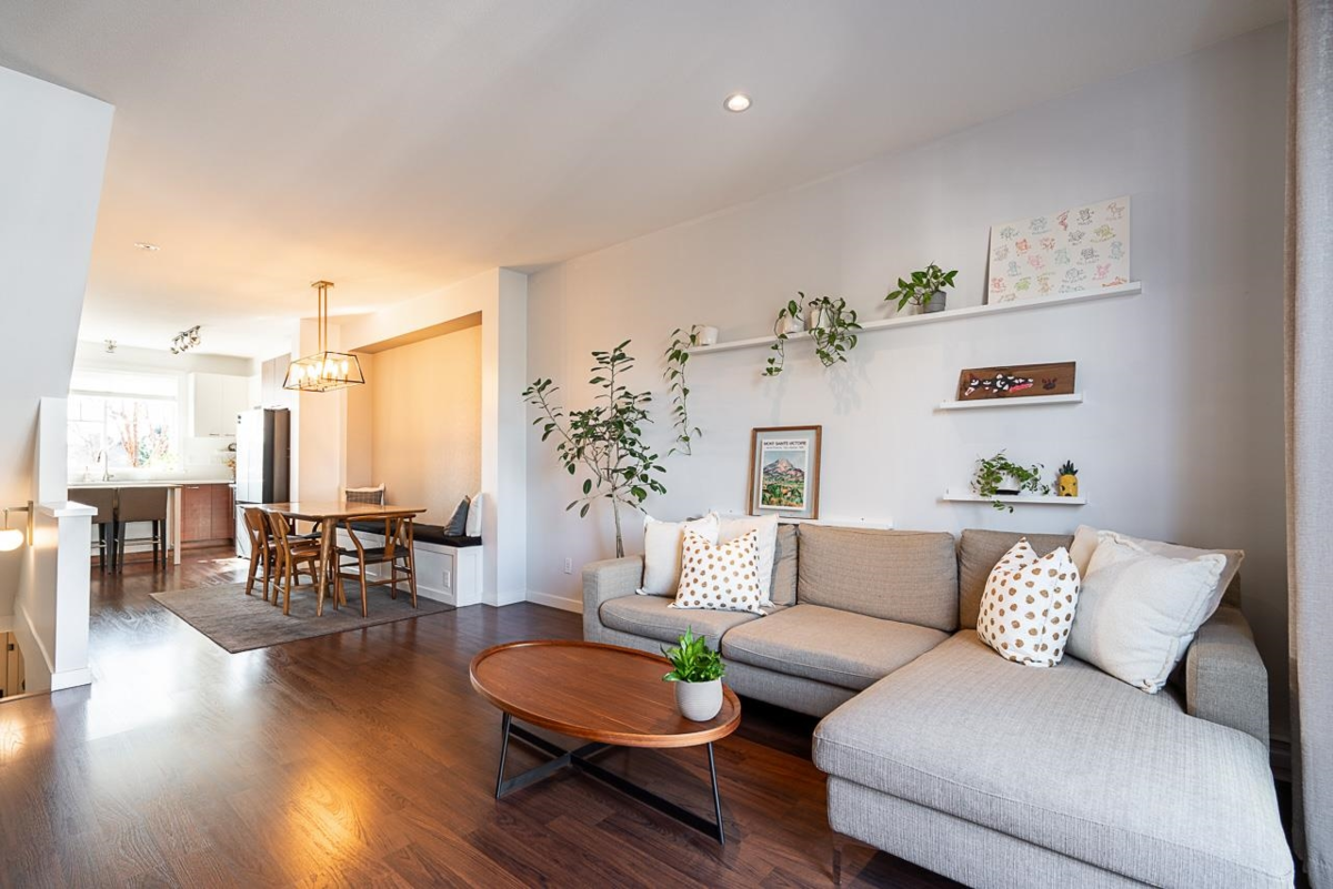 Dining Area Photo of 6 7348 192a Street, Surrey, BC