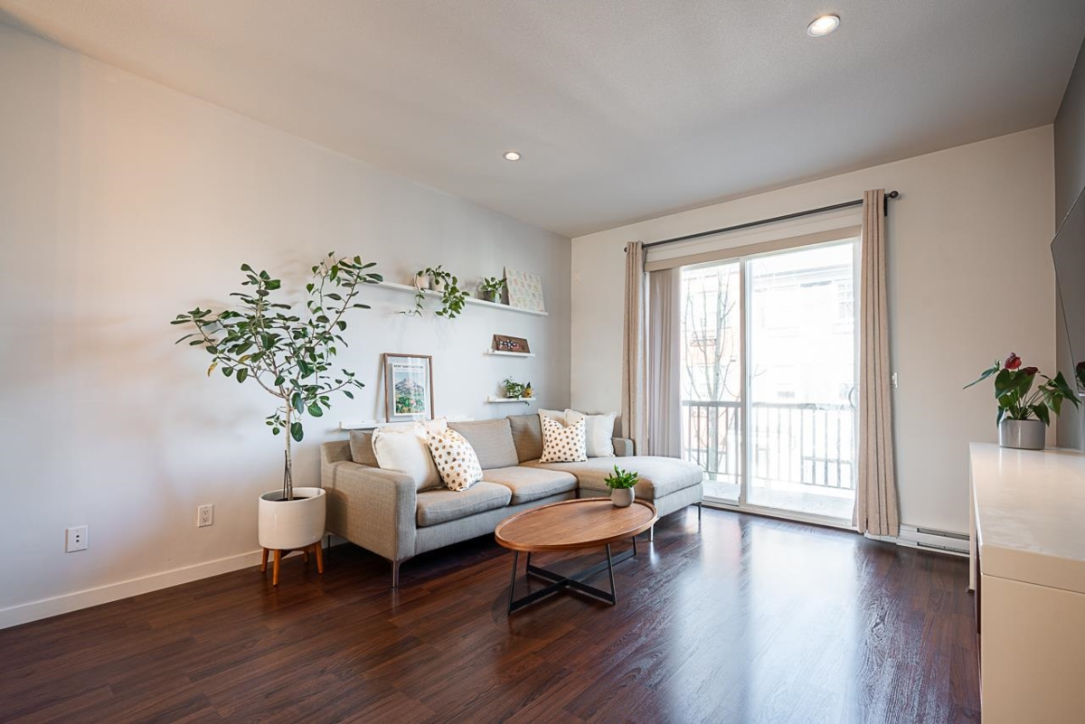 Family Room Photo of 6 7348 192a Street, Surrey, BC