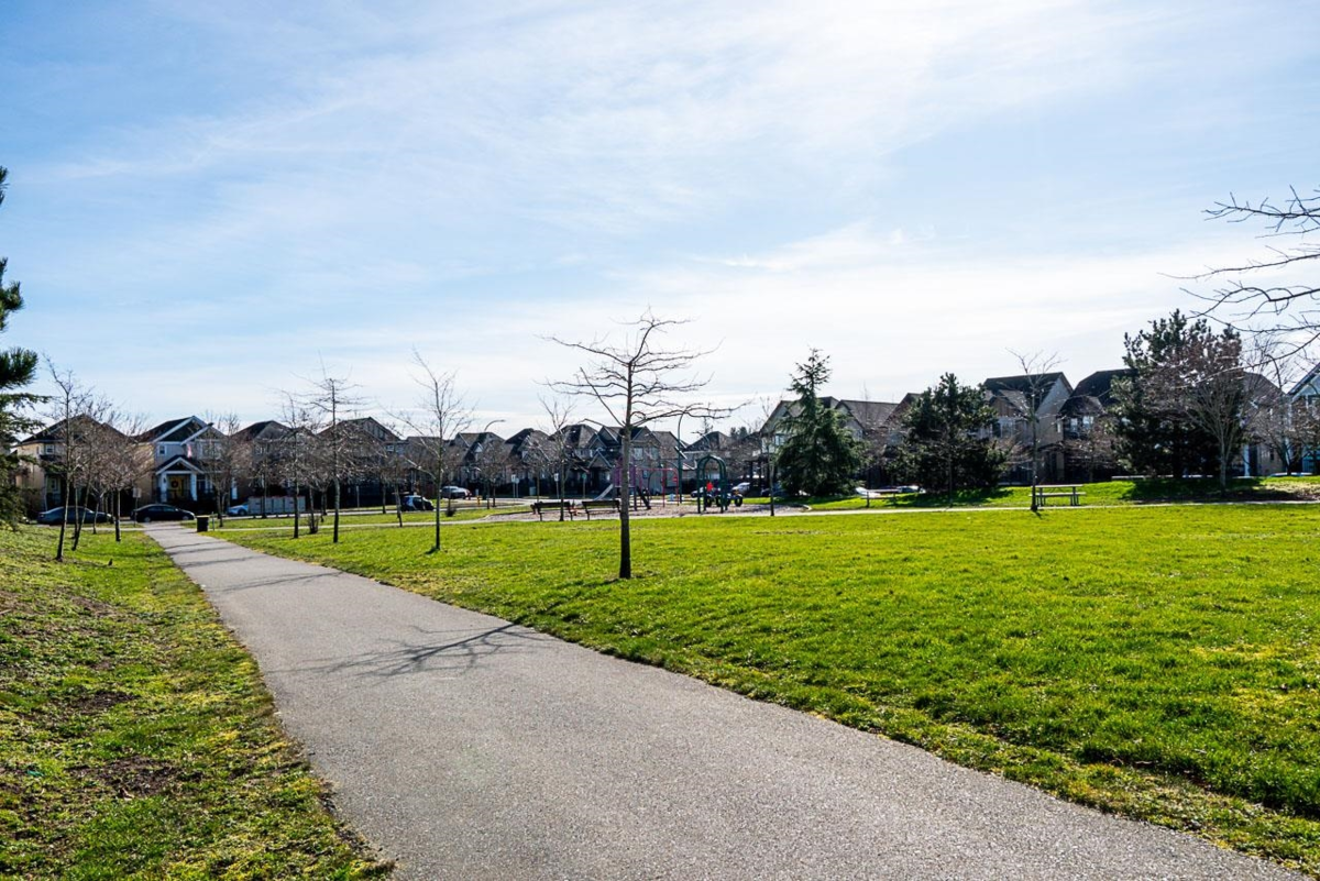 Living Room Photo of 6 7348 192a Street, Surrey, BC