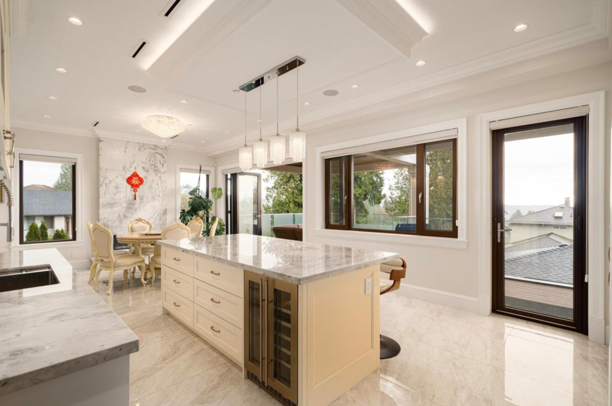 Dining Area Photo of 1410 Mathers Avenue, West Vancouver, BC