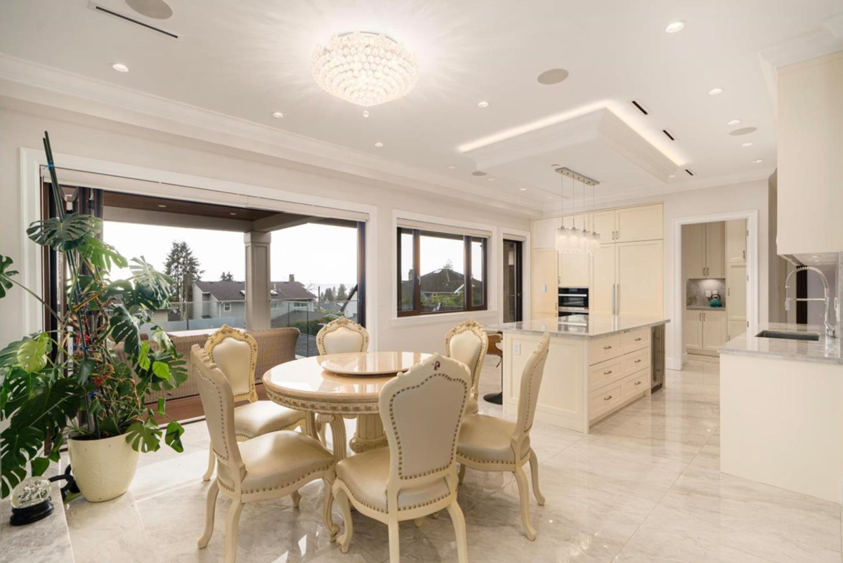 Family Room Photo of 1410 Mathers Avenue, West Vancouver, BC