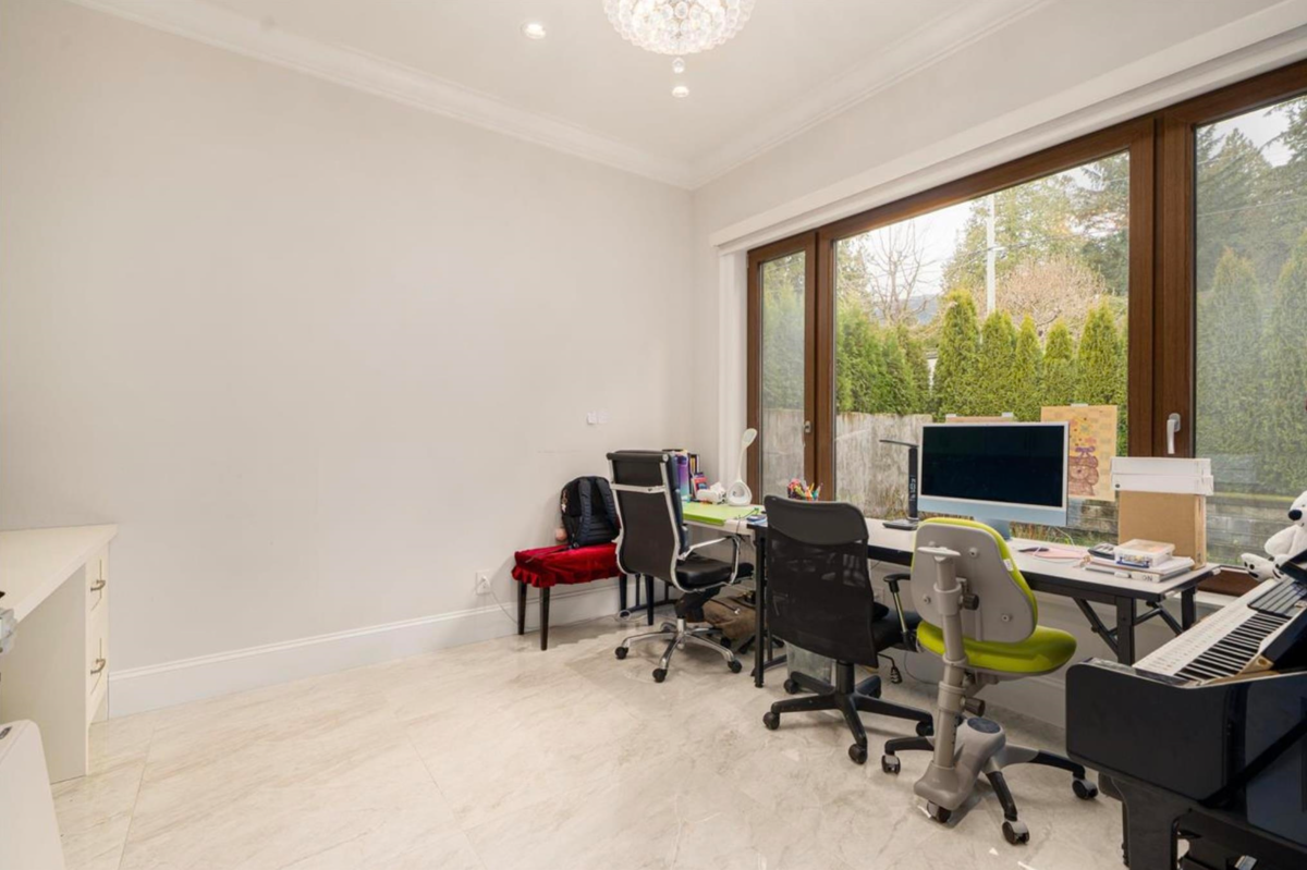 Loft / Bonus Room Photo of 1410 Mathers Avenue, West Vancouver, BC