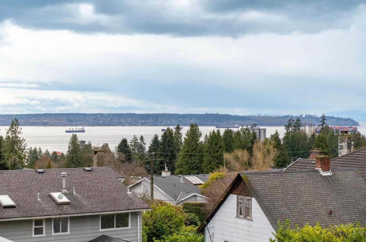 Outdoor Patio Photo of 1410 Mathers Avenue, West Vancouver, BC