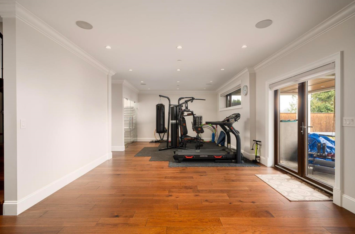Staircase Photo of 1410 Mathers Avenue, West Vancouver, BC